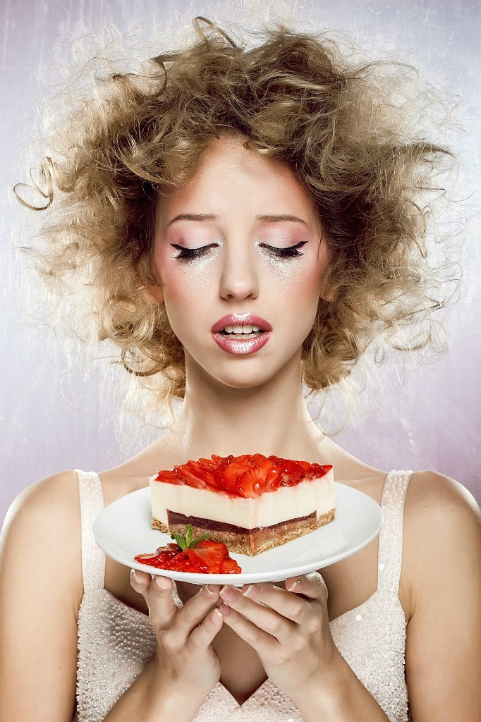 Fashion cake. Julia Ganch I Fashion Wedding Photography I Cappadocia Turkey