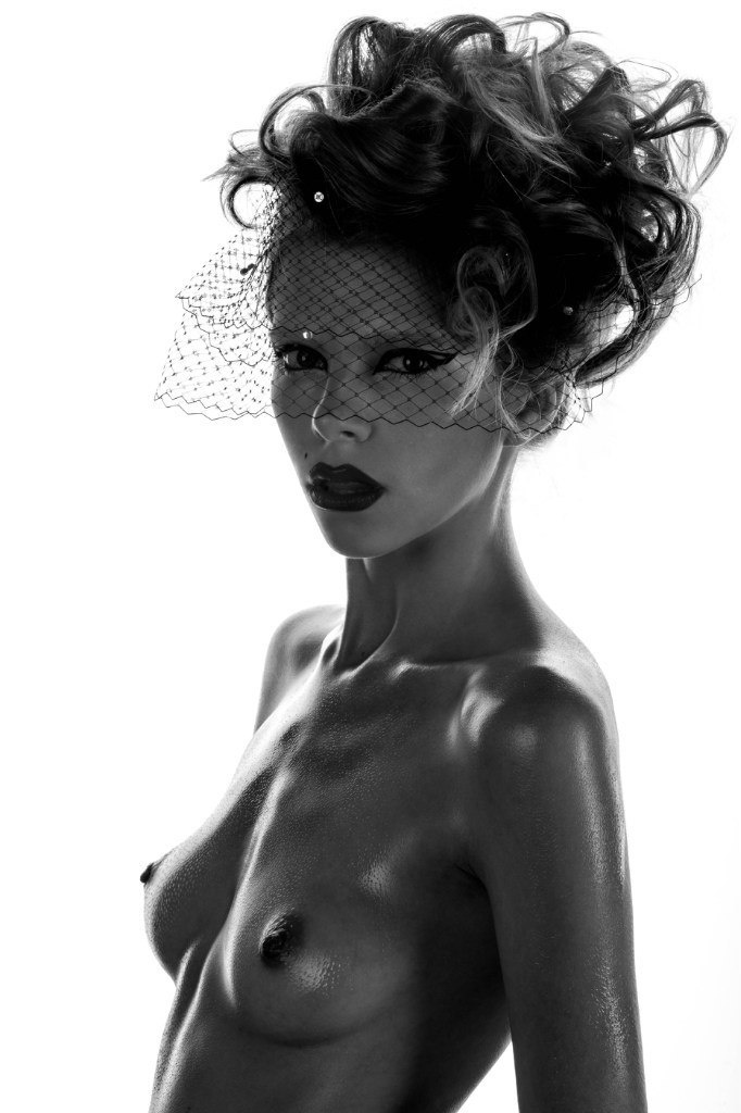 Обнаженная съемка в студии. Фотограф в Каппадокии / Julia Ganch