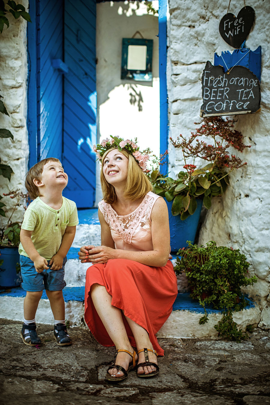 Family photo shoot in Marmaris old town. Julia Ganch I Fashion Wedding Photography I Cappadocia Turkey