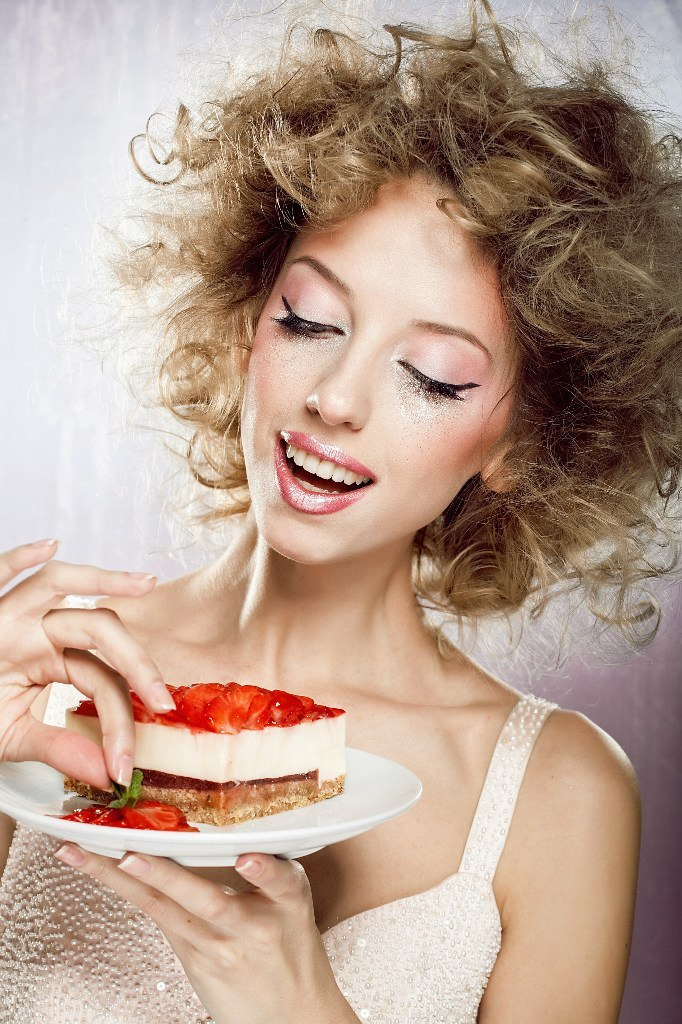 Fashion cake. Julia Ganch I Fashion Wedding Photography I Cappadocia Turkey