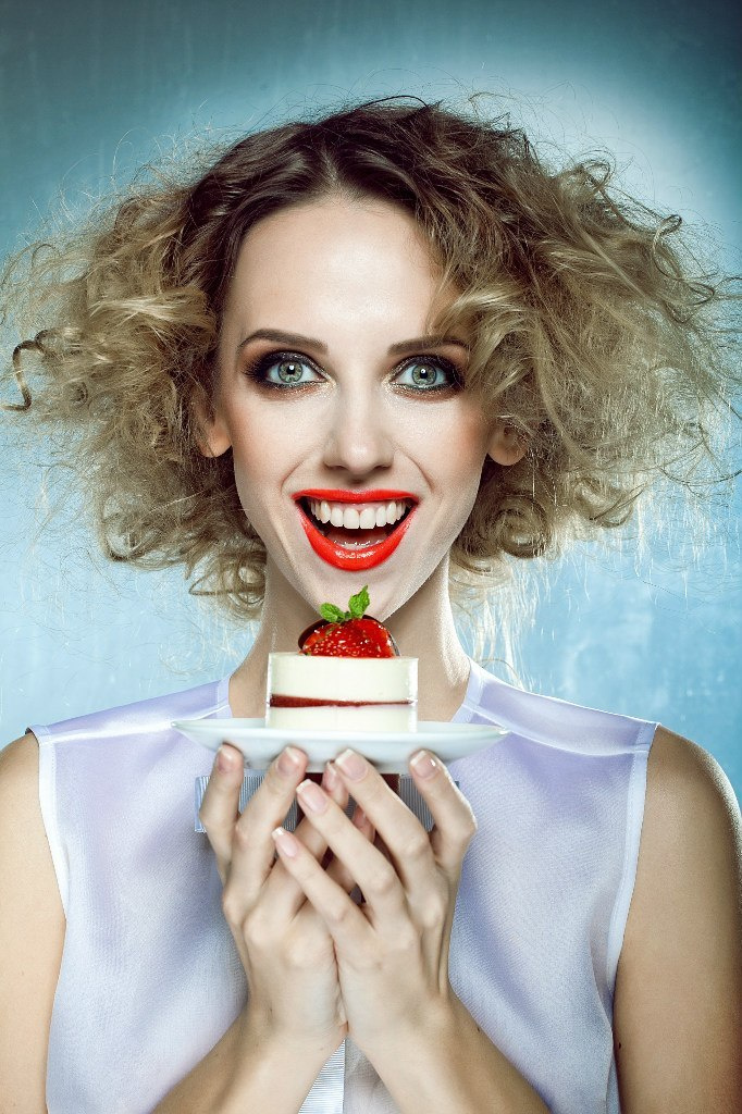 Fashion cake. Julia Ganch I Fashion Wedding Photography I Cappadocia Turkey