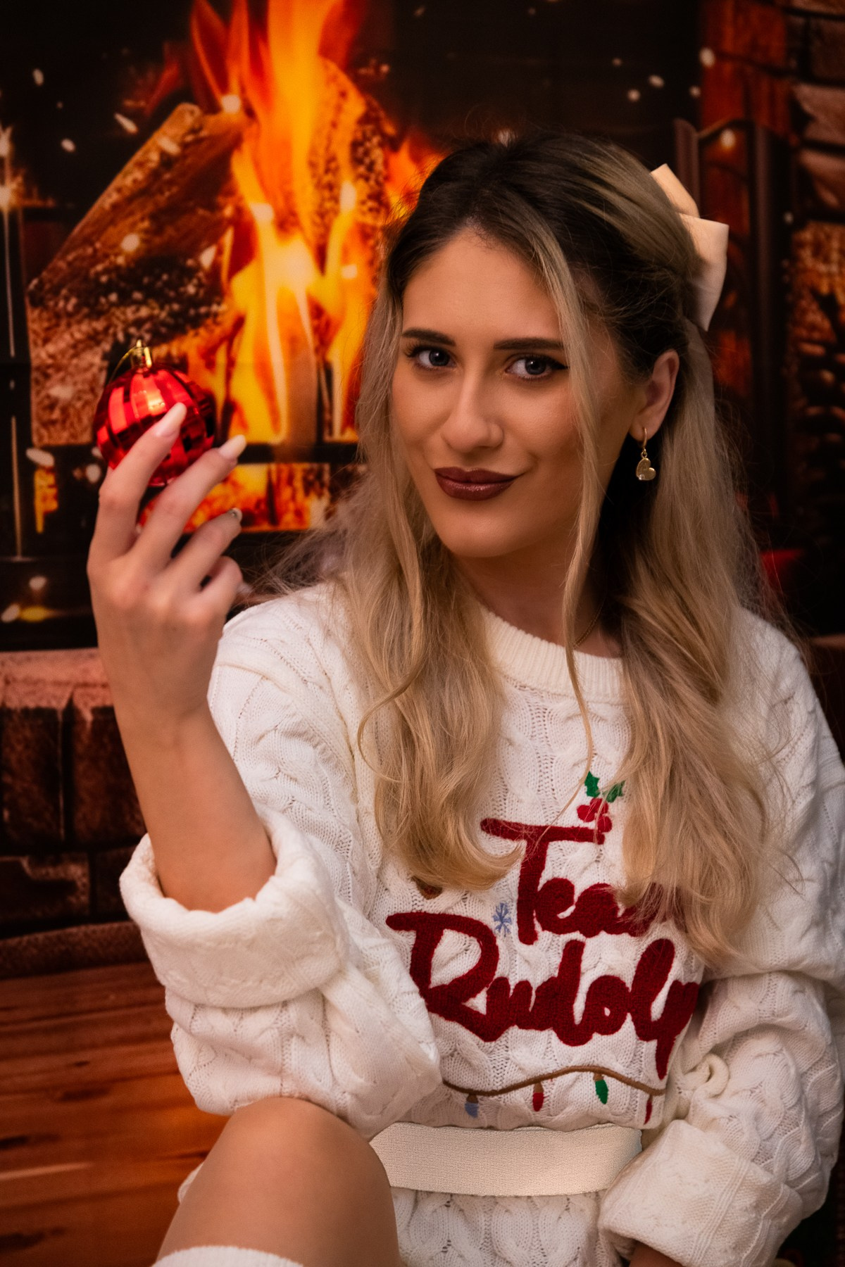 Christmas Photoshoot. Hand for photos