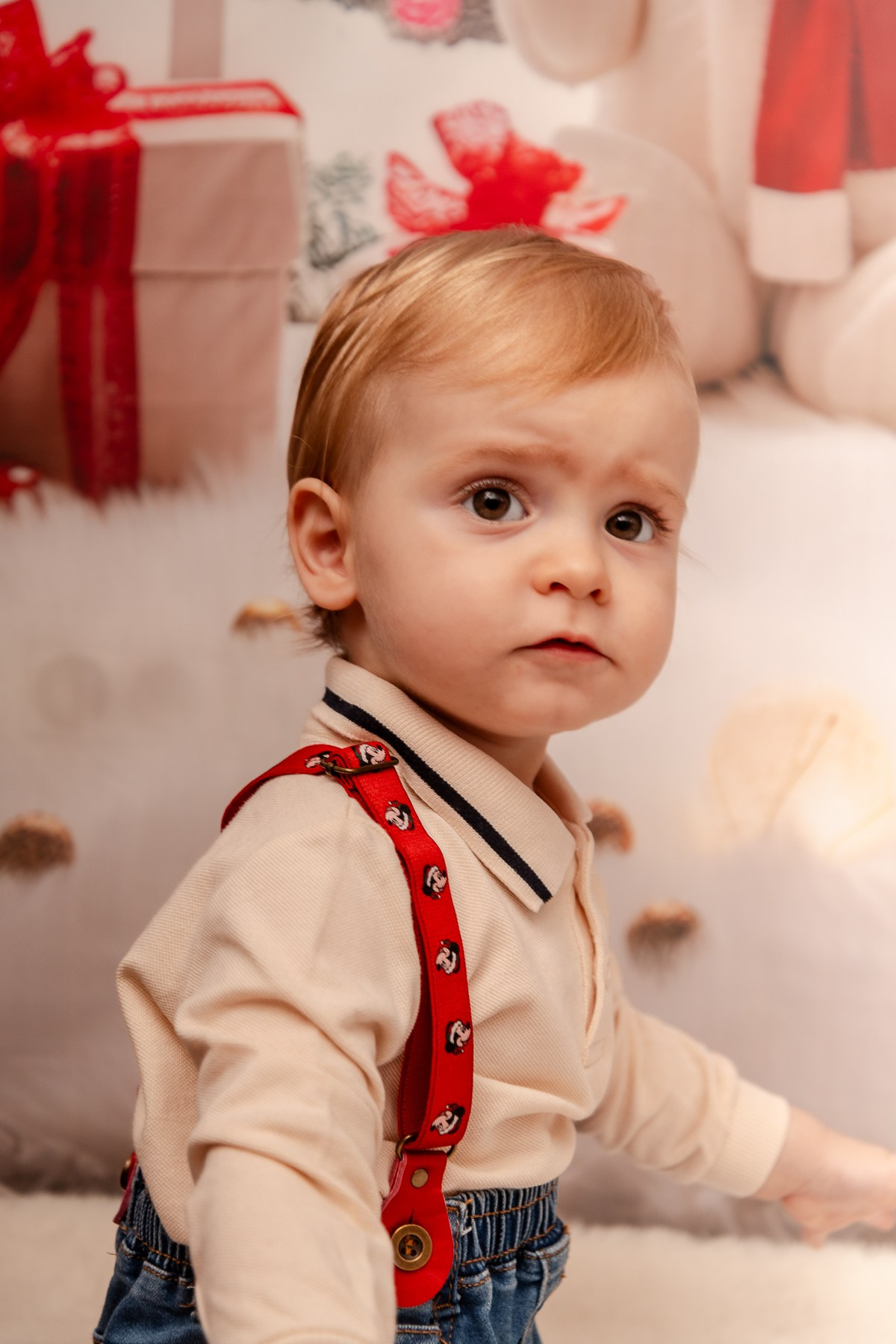 Christmas Photoshoot. Hand for photos