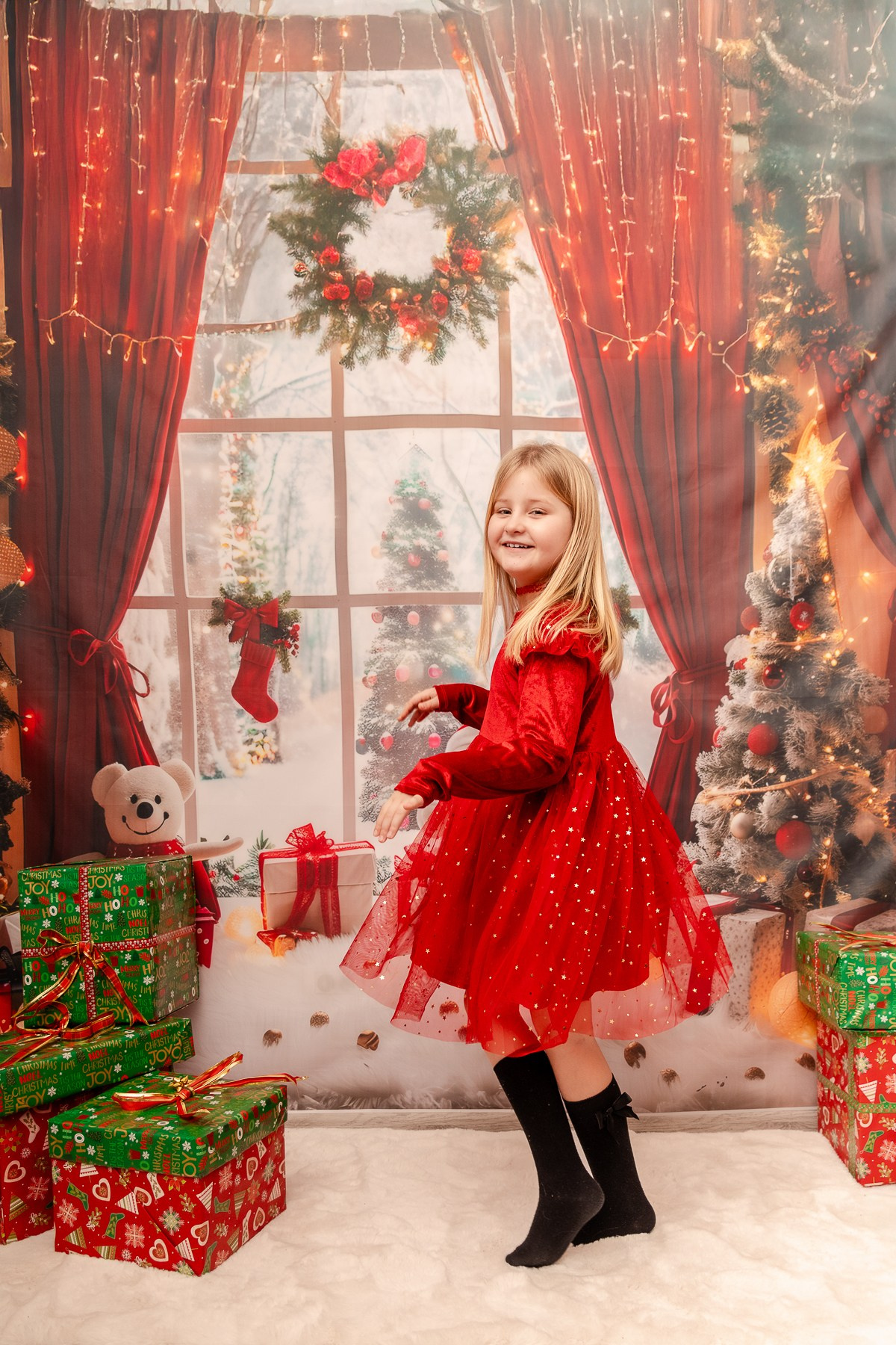 Christmas Photoshoot. Hand for photos