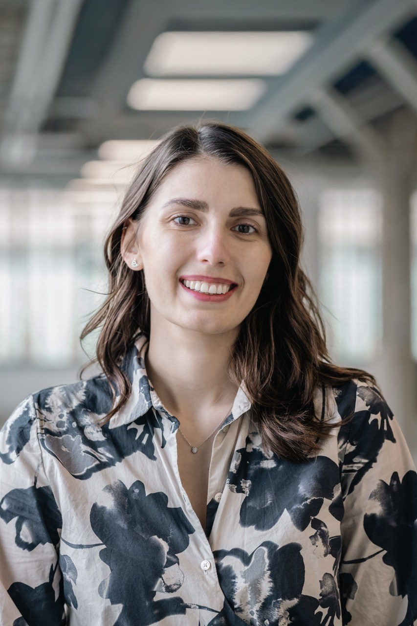 Portrétní fotografka Praha. Dana Lišková — Empathetic Photographer | Introspective Artist |Neurodivergent Coach | Founder of Artepy.cz