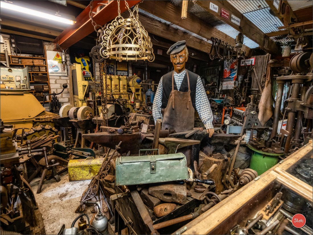 Удивительное место - частный музей старинного хлама - Fahrzeugmuseum. Photographe à Strasbourg | Portraits, Studio, Enfants, Événements