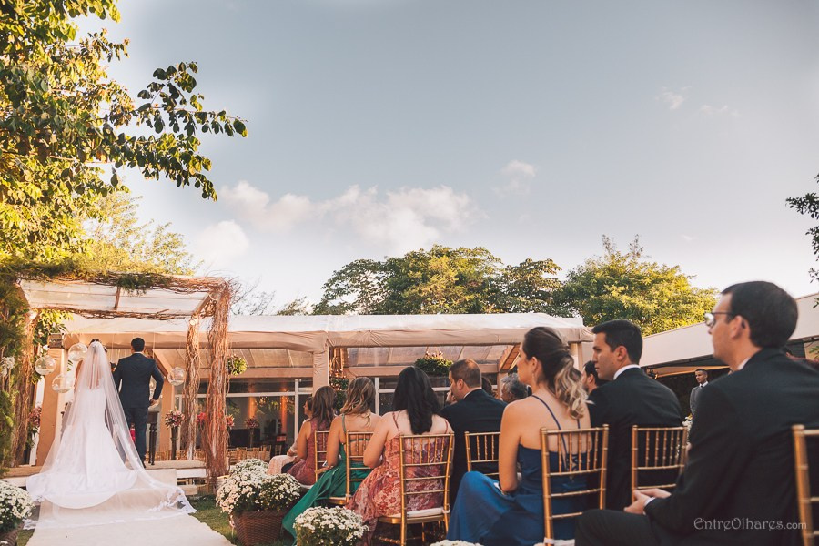 Casamento de Márcia e Marcos na Casa de Chá em Aldeia Pernambuco. Casamento ao ar livre. EntreOlhares Fotografia e Filmagem de Casamentos em Recife/PE e João Pessoa/PB — Momentos únicos eternizados com sensibilidade