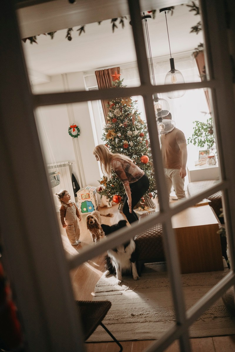 Natasa, Ema i Lazar — porodicno fotografisanje kod kuce. Deciji i porodicni fotograf u Beogradu Oksana Skendzic