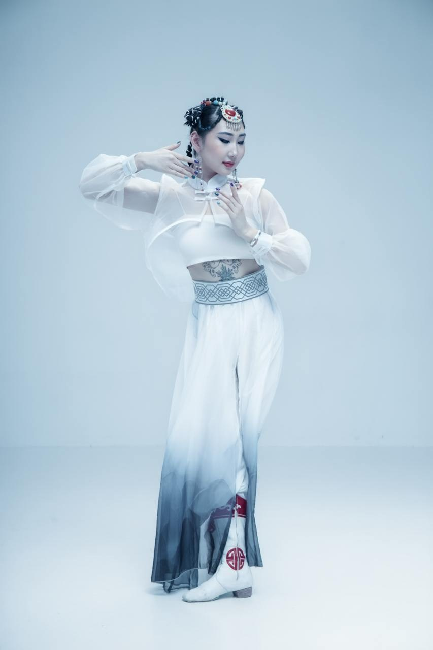 АРЮНА МУНКОЕВА. Фотостудия рекламной, коммерческой съемки в Улан-Удэ