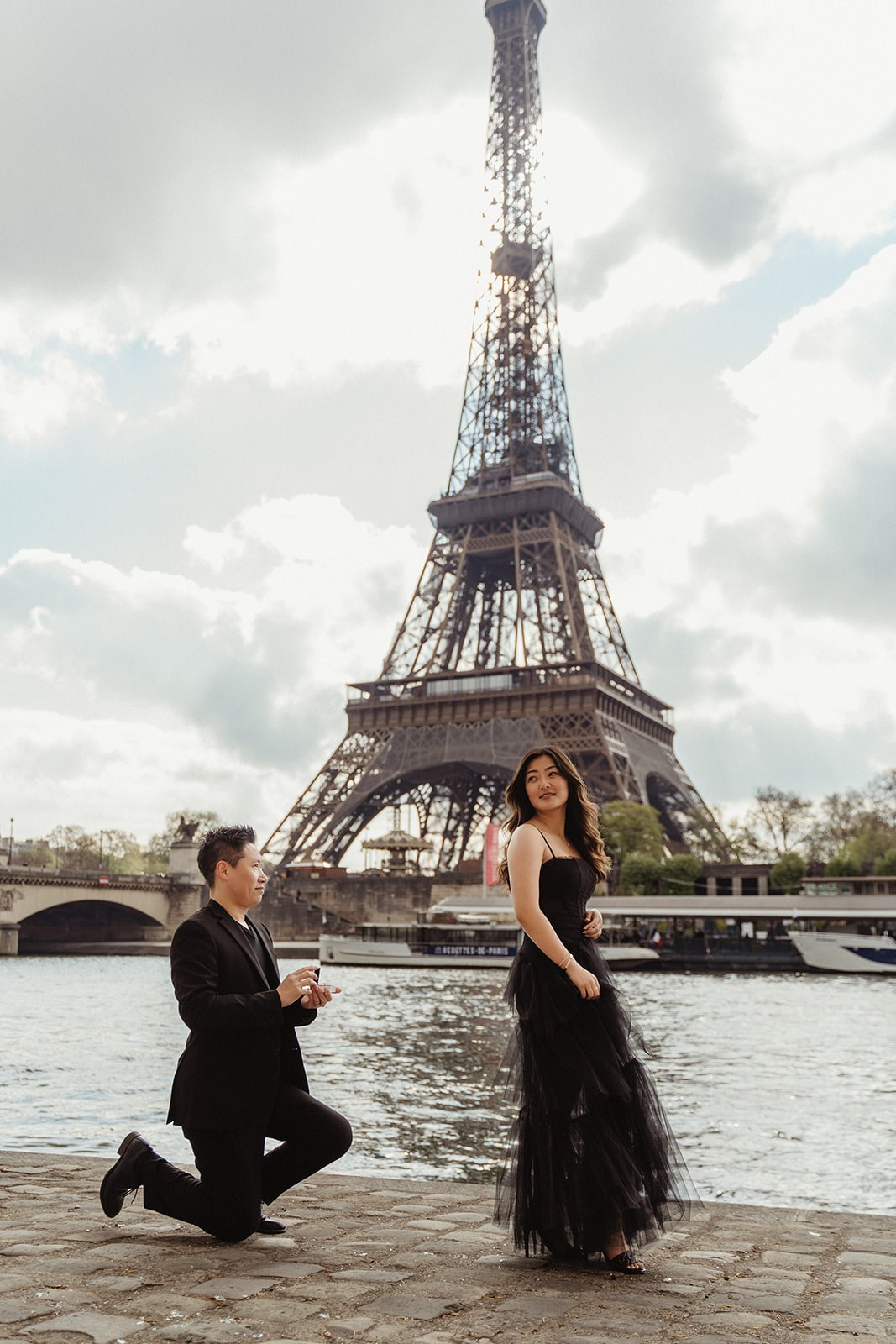 Couple shooting. Photographer in Paris Yulia Shkadina | Couples, engagement, pre-wedding, individual photo-shoots in Paris at the best locations