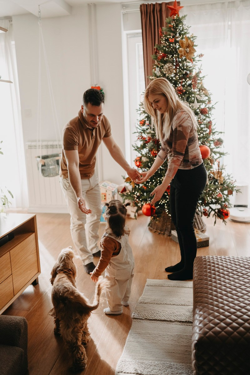 Natasa, Ema i Lazar — porodicno fotografisanje kod kuce. Deciji i porodicni fotograf u Beogradu Oksana Skendzic