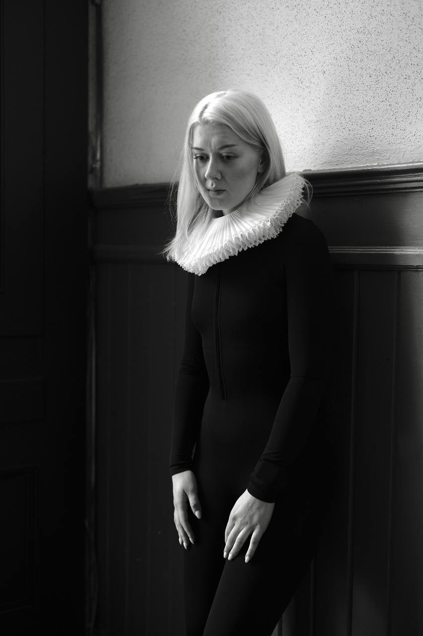 Portrett. Foto som Kunst. Anastasia Majestic Kunstkaper, Make-up Artist, Stylist