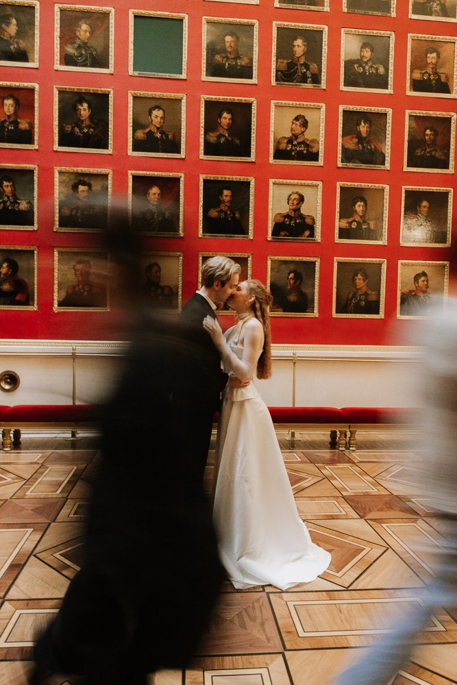 Anna & David (Hochzeitsfotoshooting im Museum). Familien & Hochzeitfotografin Nadja Holzmann