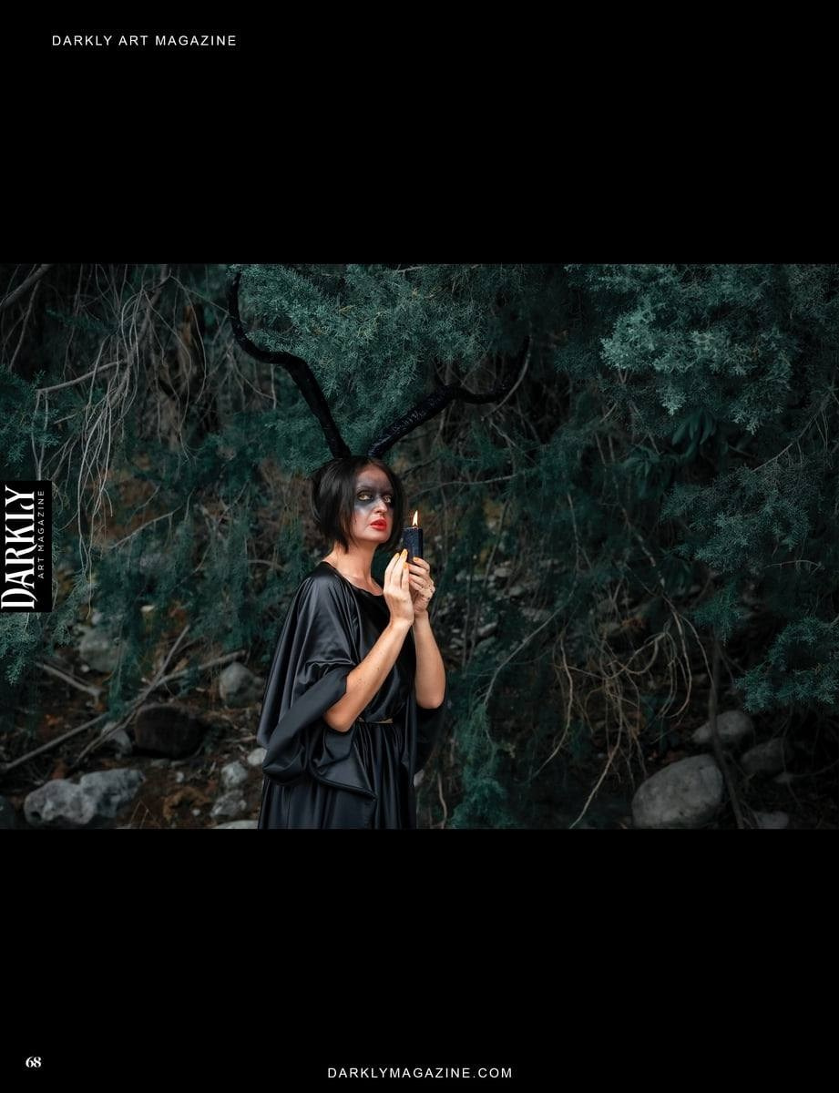 HALLOWEEN (DARKLY MAG). UNRATED PHOTO