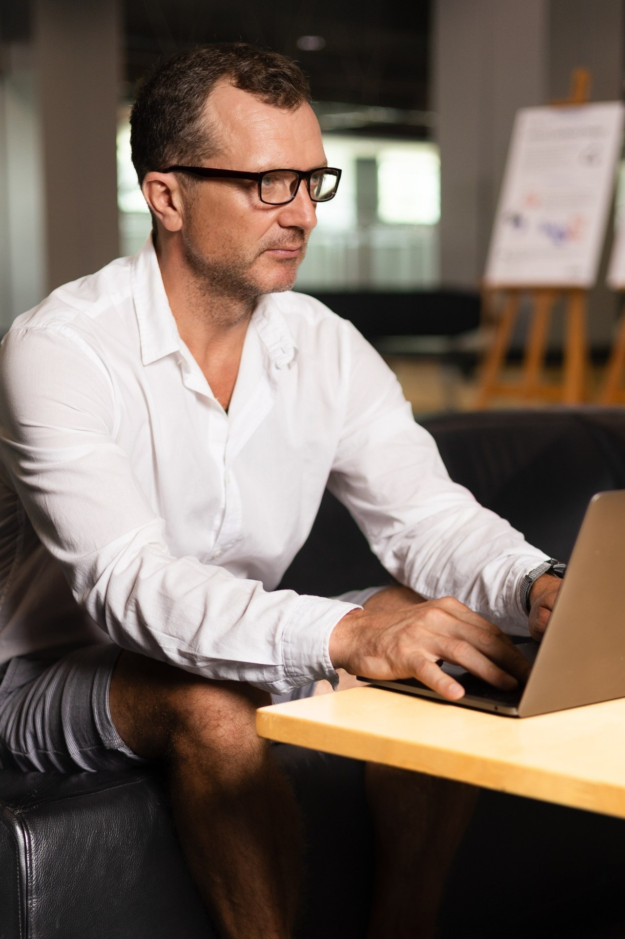 Atsauksmes. Portretu fotosesija Rīgā| Biznesa portretu foto | Korporatīvās un darbinieku fotosesijas | Pasākumu fotogrāfs | Produktu fotogrāfs