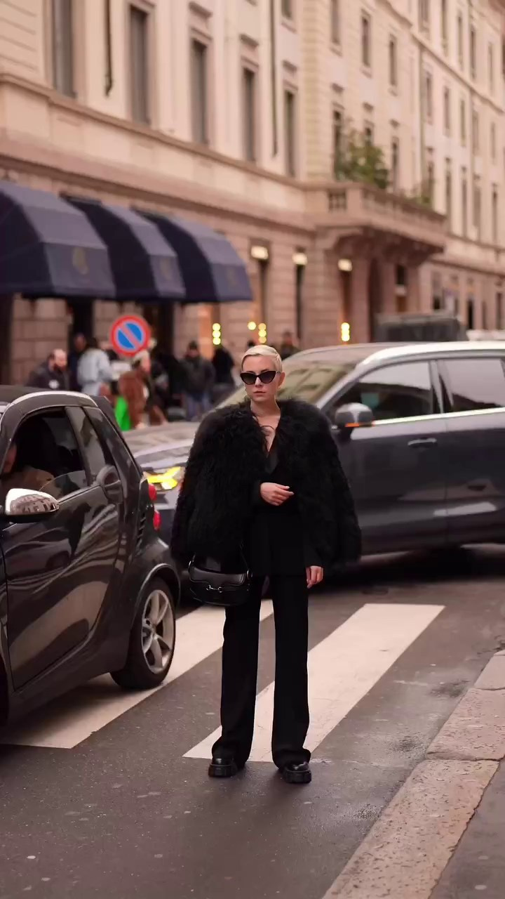 FASHION WEEK COVERAGE. Julia Di |Fashion streetstyle photographer|videomaker in Milan & Paris