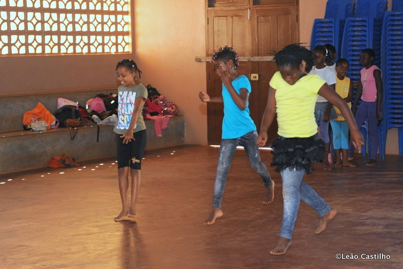 Photos of volunteer work in Mozambique. Simbahalu