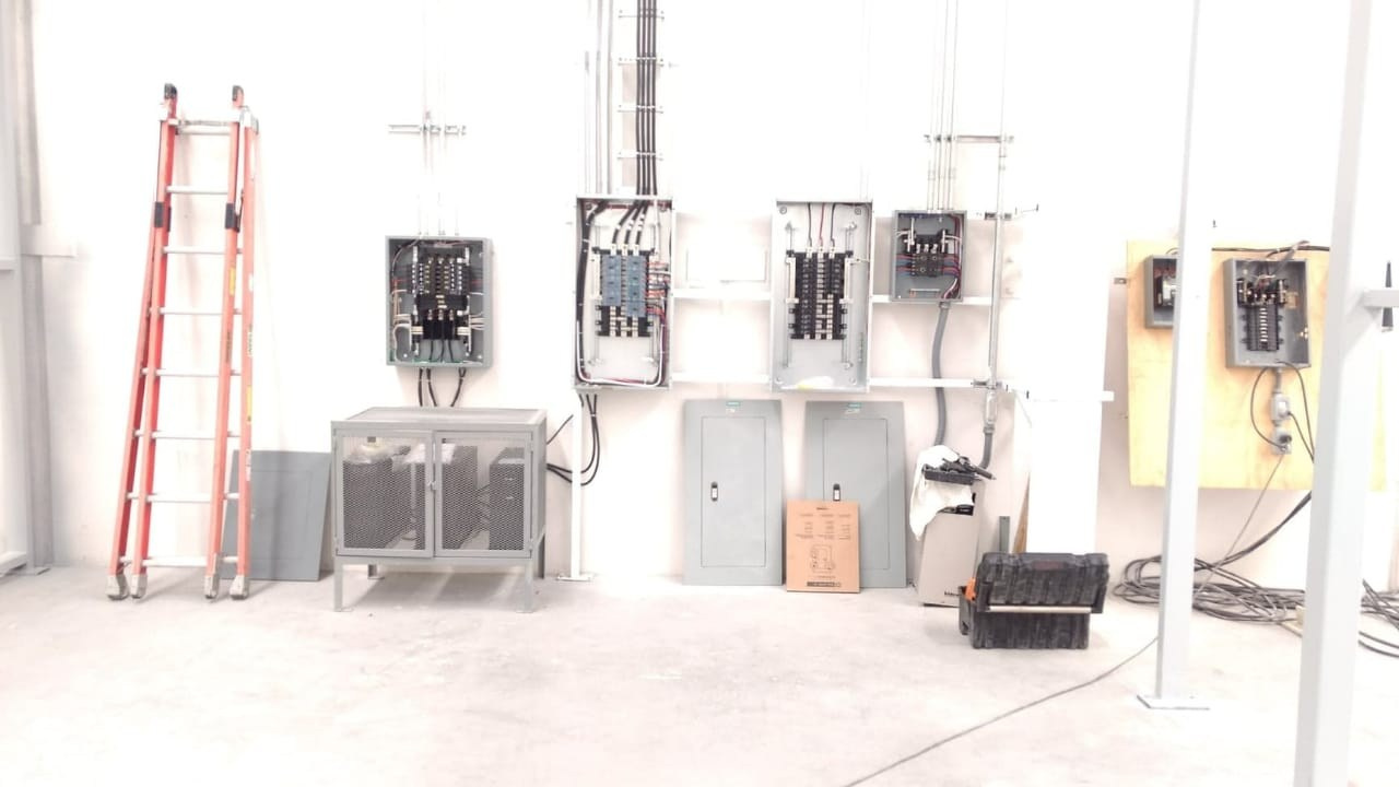Instalación eléctrica Industrial. Grupo DECOCO