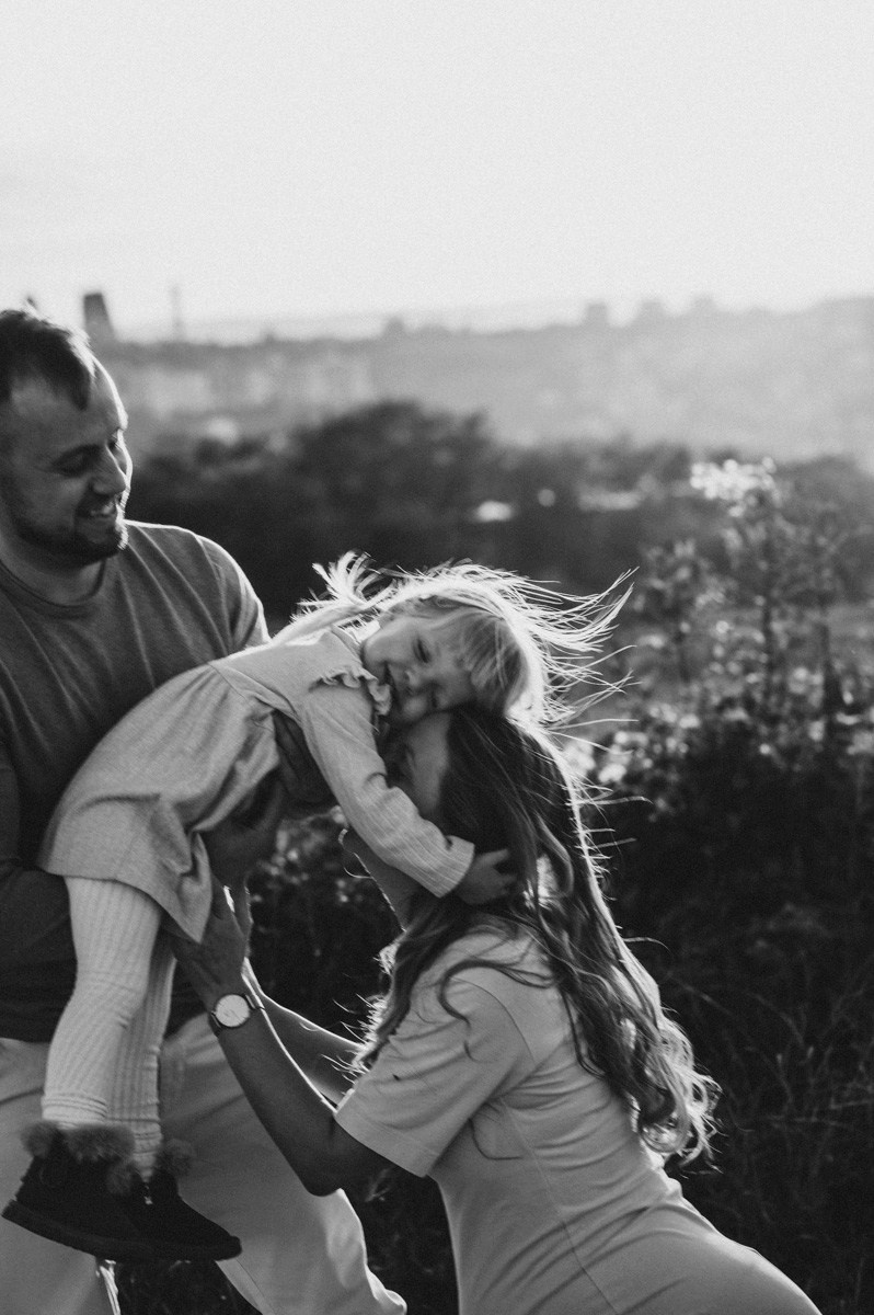 Milena / trudnicko fotografisanje sa porodicom. Deciji i porodicni fotograf u Beogradu Oksana Skendzic