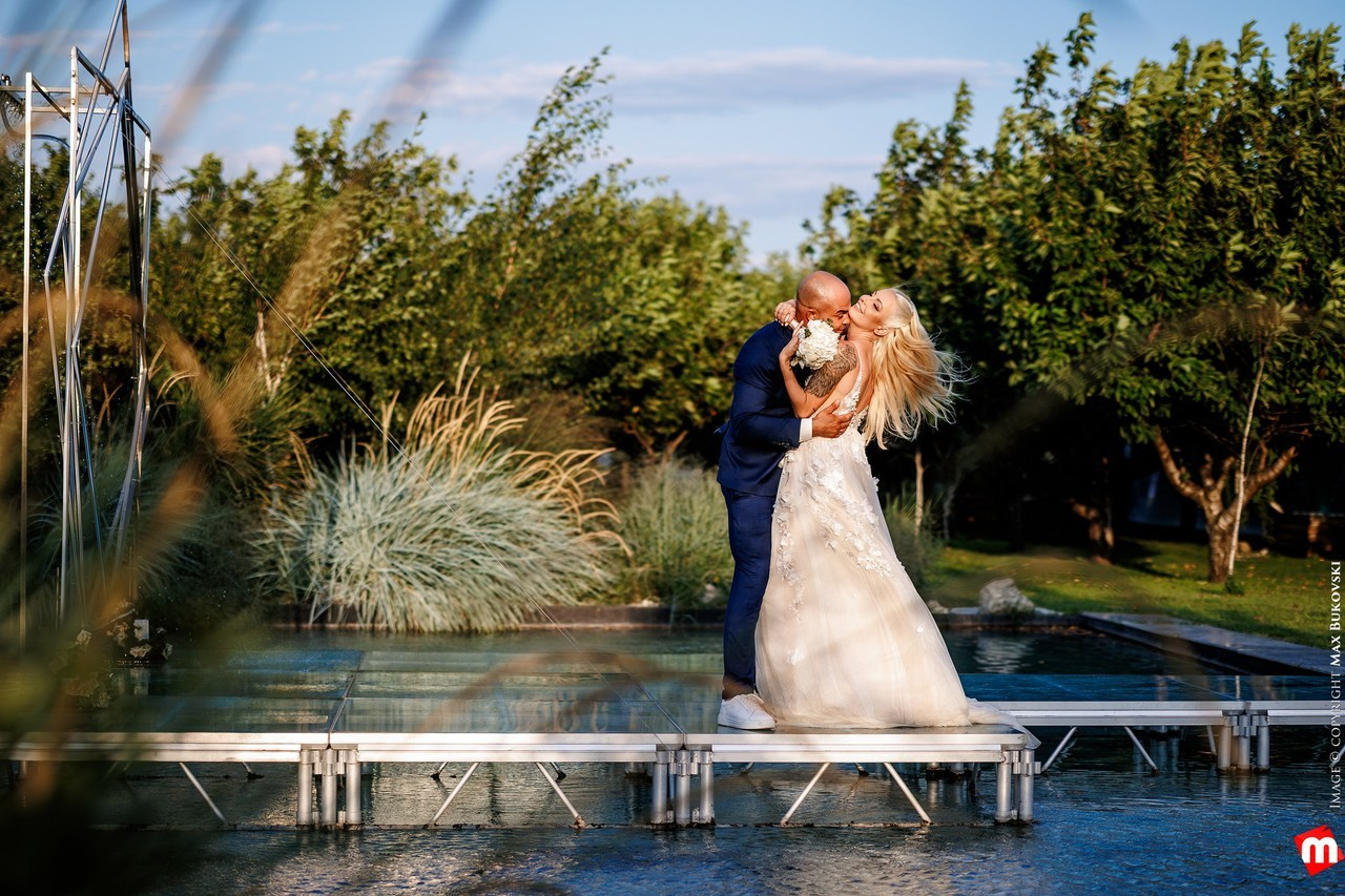 Ревюта. Начало