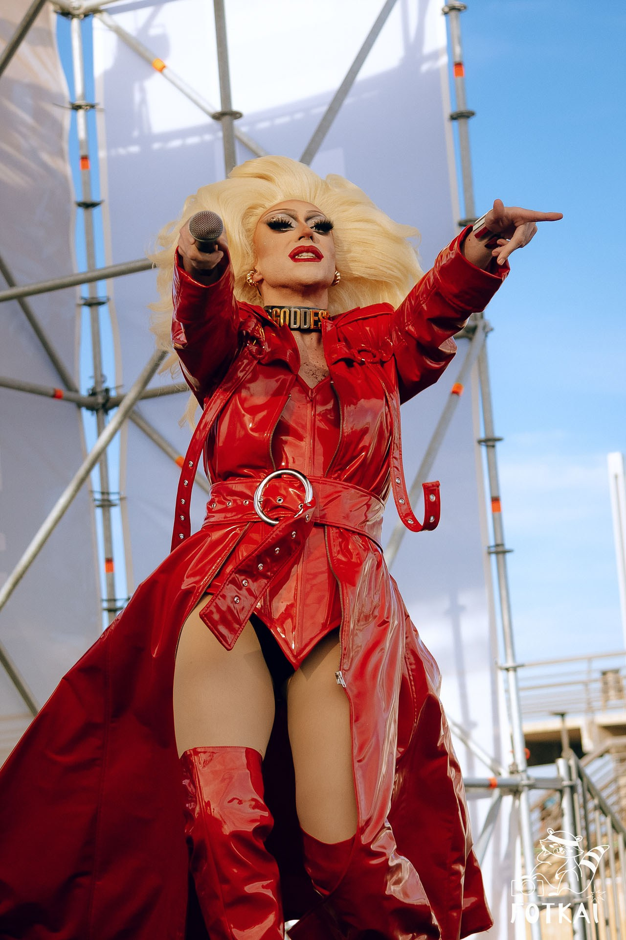 Cariña: La Fiesta 2025 Alicante — fotos del festival LGTBI y drag shows | FOTKAI