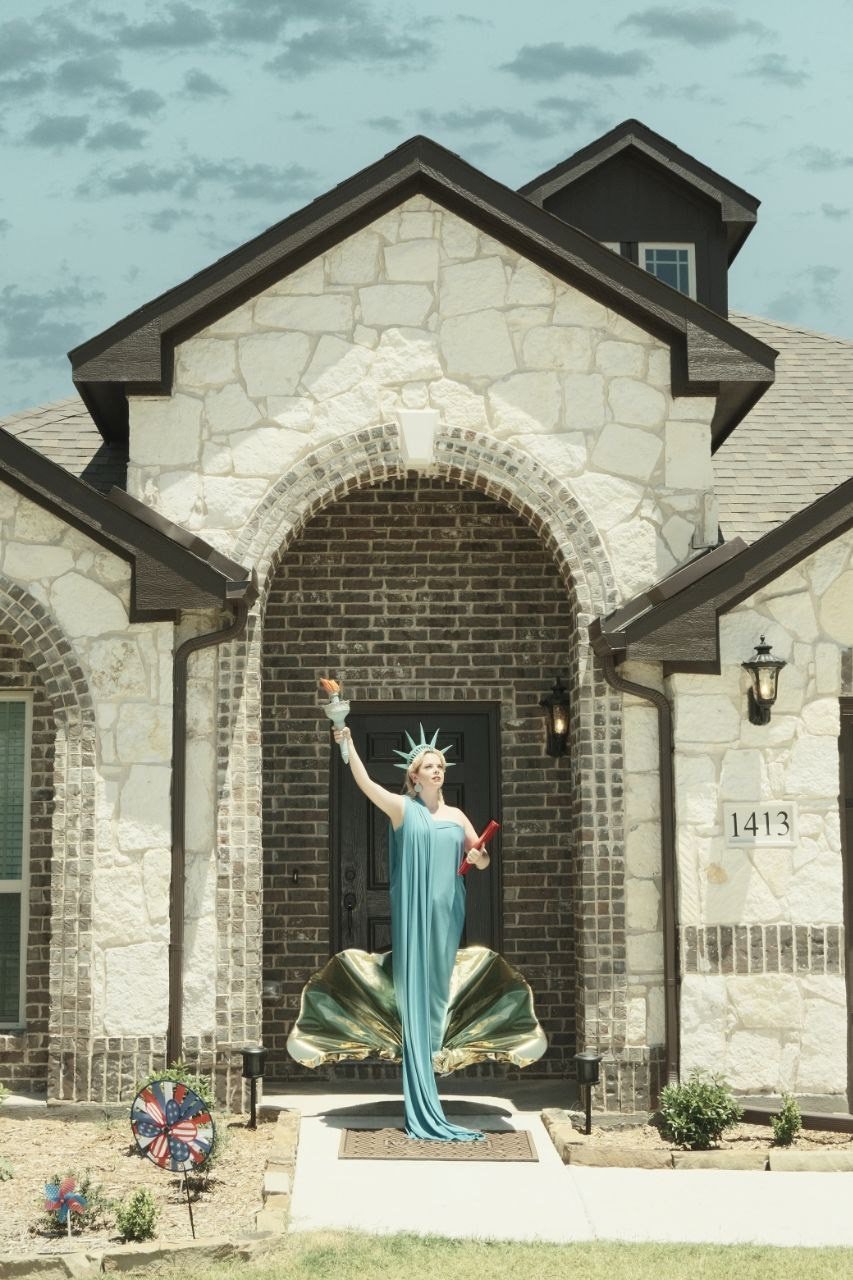 Creative commercial shooting. Anton Usanov | Creative producer | Photographer | Art-director