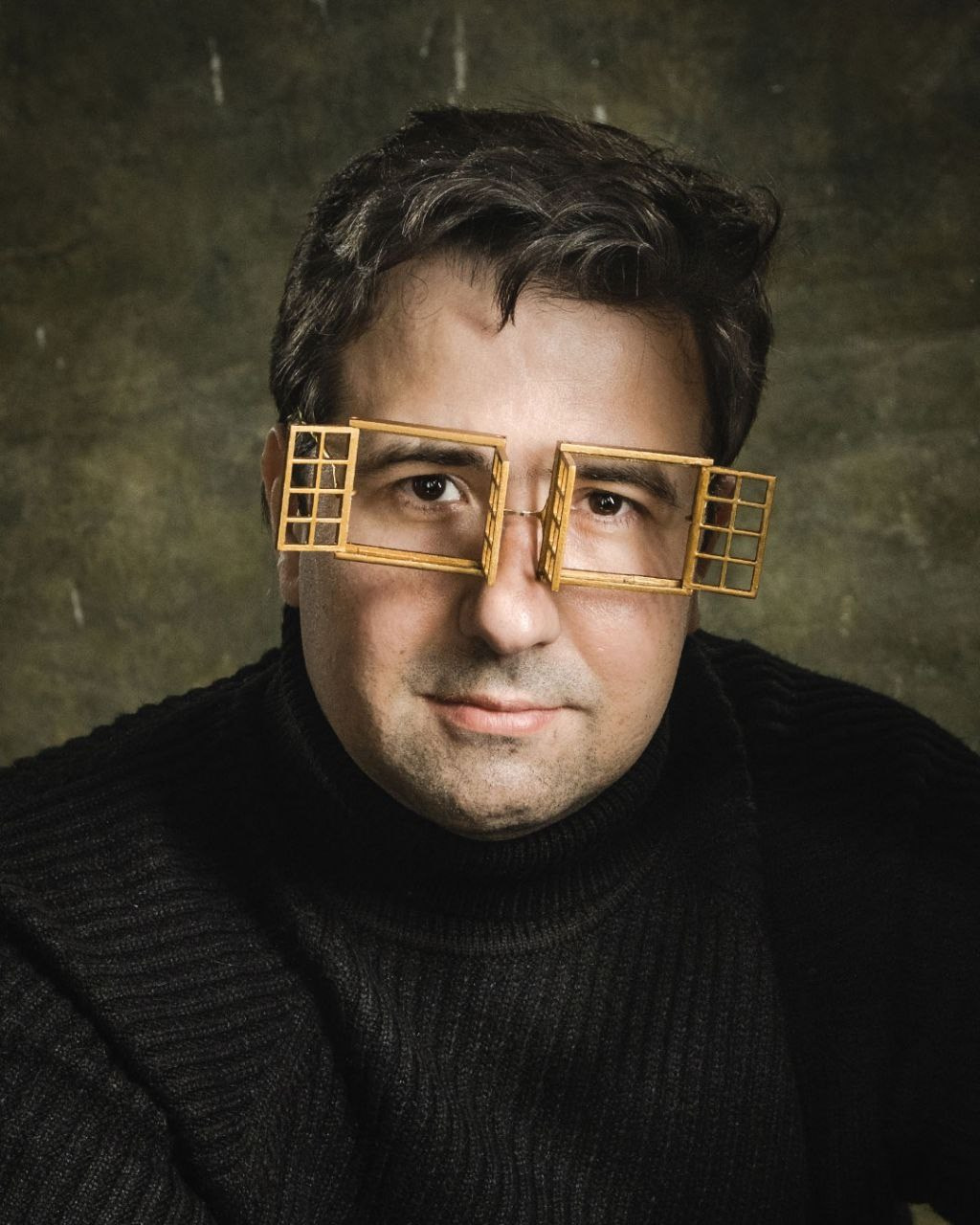 Creative commercial shooting. Anton Usanov | Creative producer | Photographer | Art-director