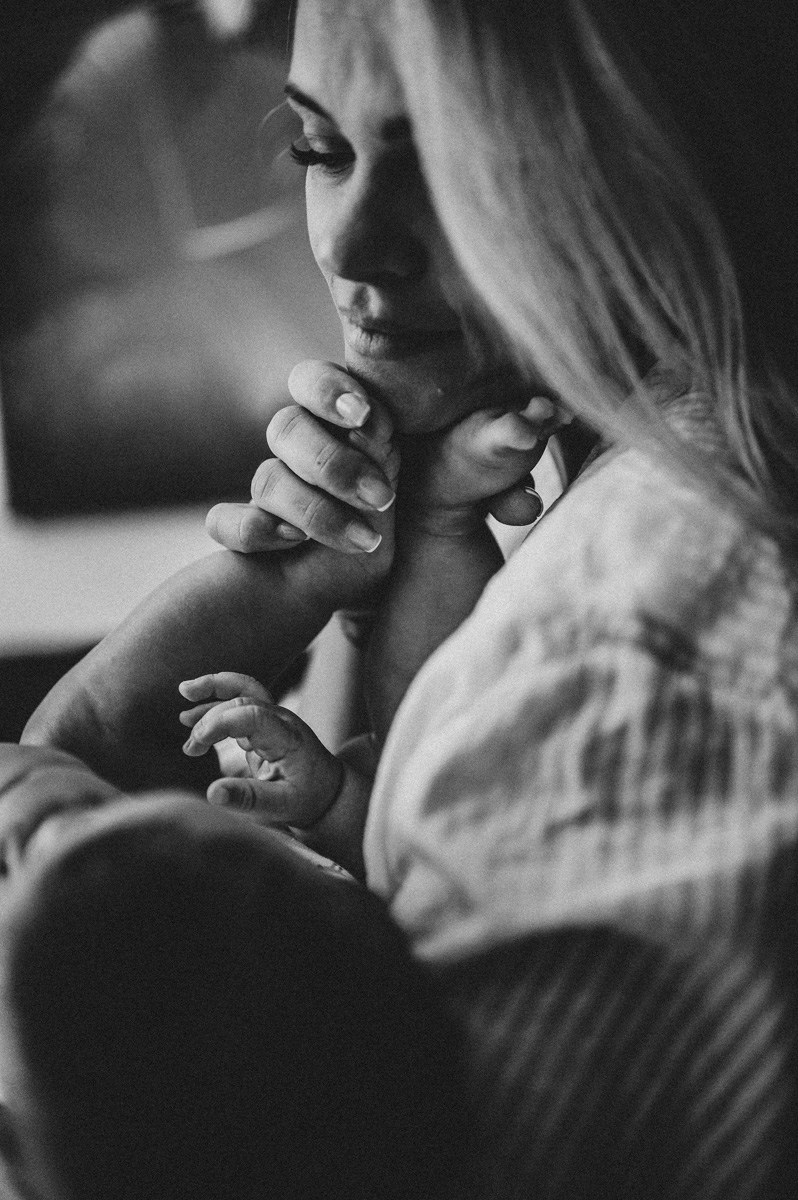 fotografisanje beba kod kuce, porodicno fotografisanje, fotografisanje dece, mama i beba, prve dane sa bebom, kozmetika za bebe, poklon za decu, soba za bebu, decija garderoba, majcinstvo, nega novorodjenceta, priprema za porodjaj, nega beba, dojenje