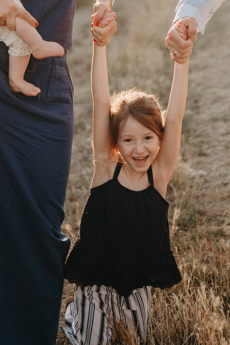 Jelena Milos Dunja i Mila / porodicno fotografisanje. Deciji i porodicni fotograf u Beogradu Oksana Skendzic