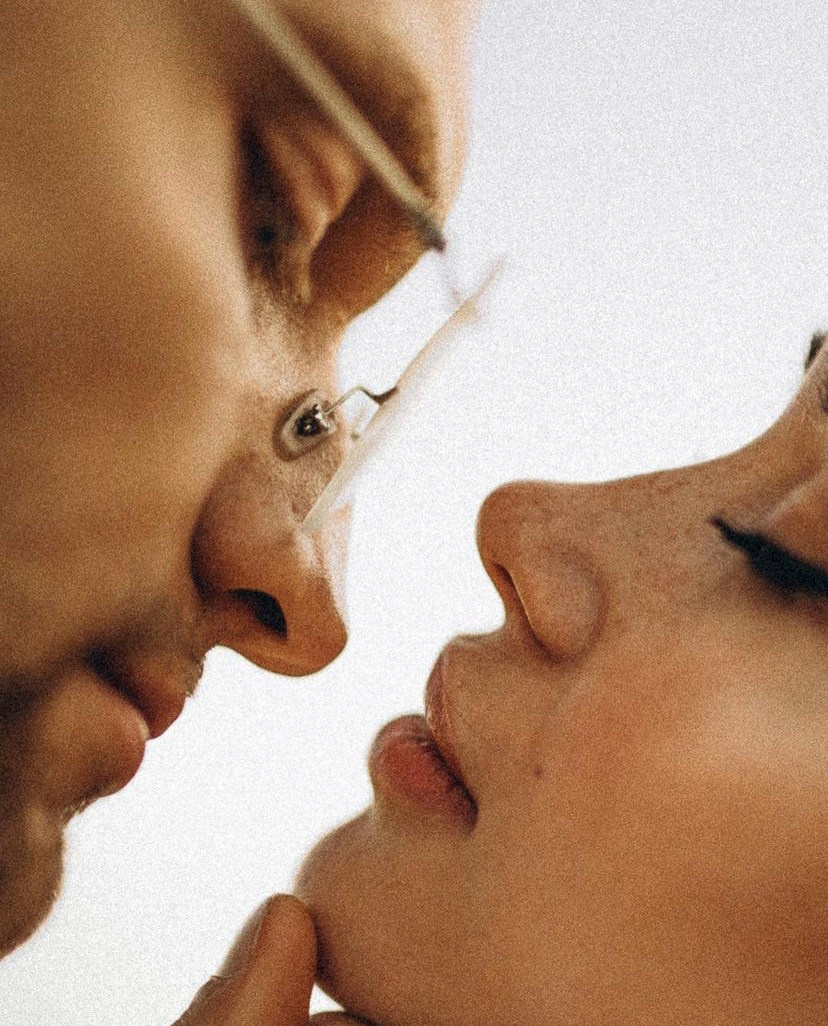 Posa di base per un servizio fotografico di coppia