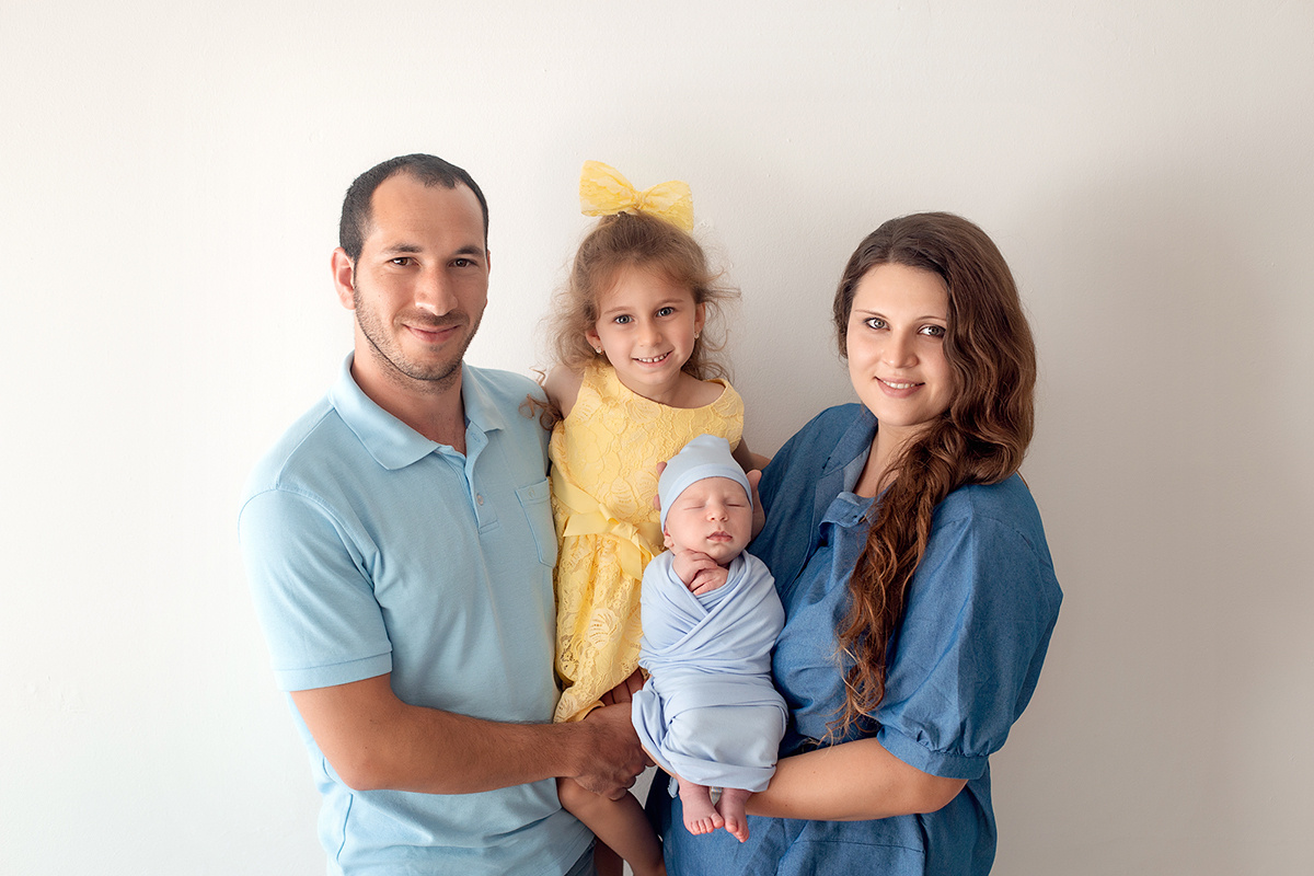צילומי ניובורן ליהונתן המתוק. נטליה רוזמן צלמת הריון ניובורן ילדים ובוק בת מצווה