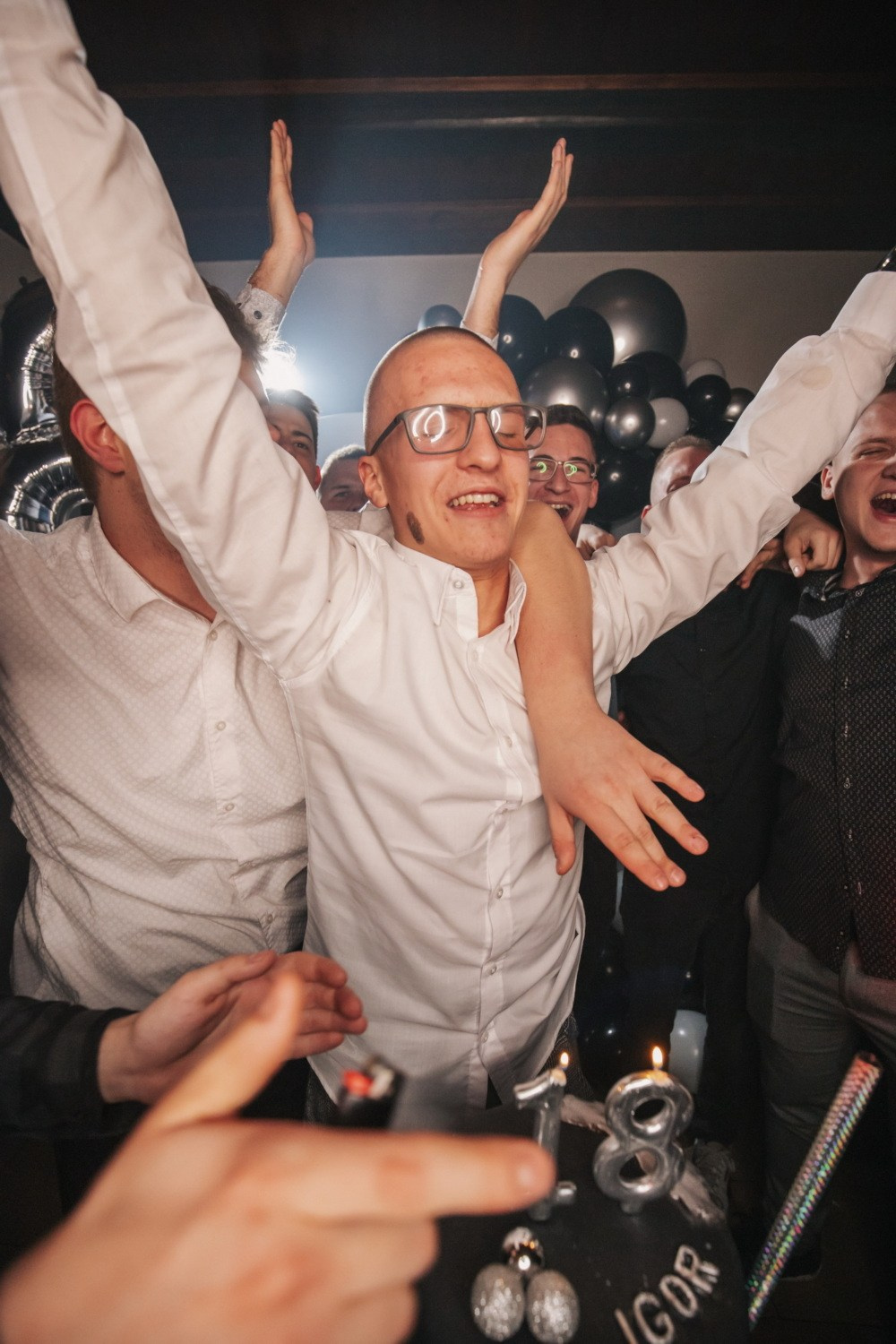 FOTOGRAFISANJE PUNOLETSTVA. Fotografi iz Backog Petrovca David i Andrea Stojanovic