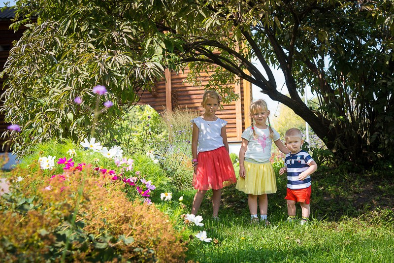 Family photoshoot in the nature, Slovenia. Wedding and Family Photographer in Slovenia