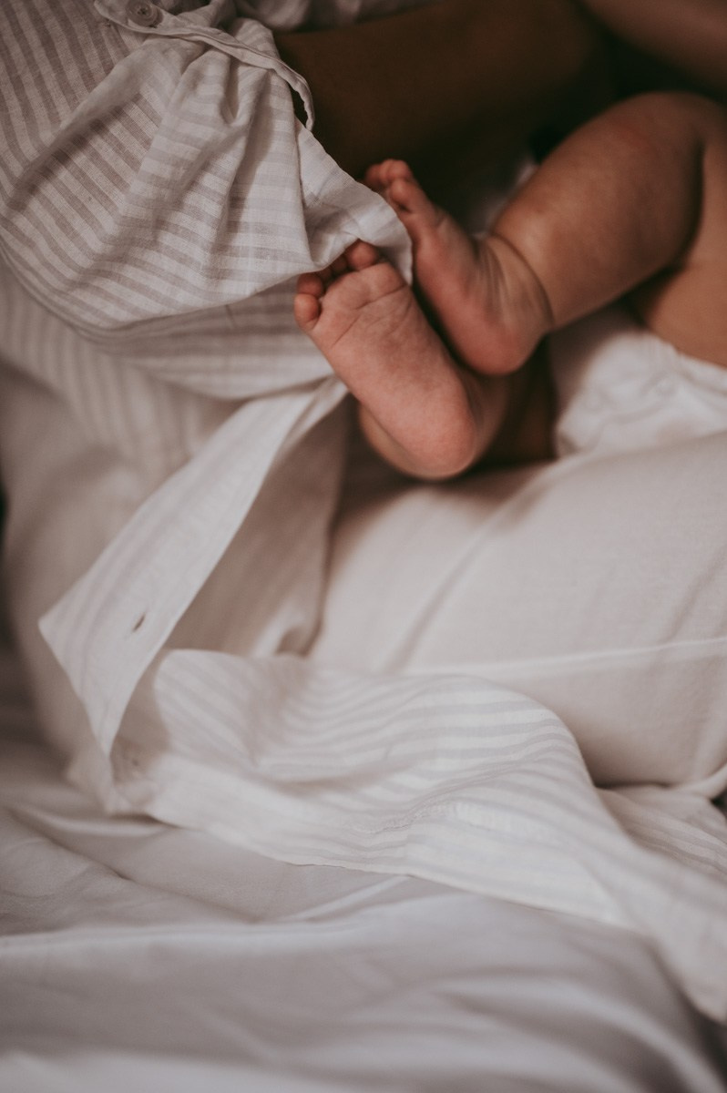 fotografisanje beba kod kuce, porodicno fotografisanje, fotografisanje dece, mama i beba, prve dane sa bebom, kozmetika za bebe, poklon za decu, soba za bebu, decija garderoba, majcinstvo, nega novorodjenceta, priprema za porodjaj, nega beba, dojenje