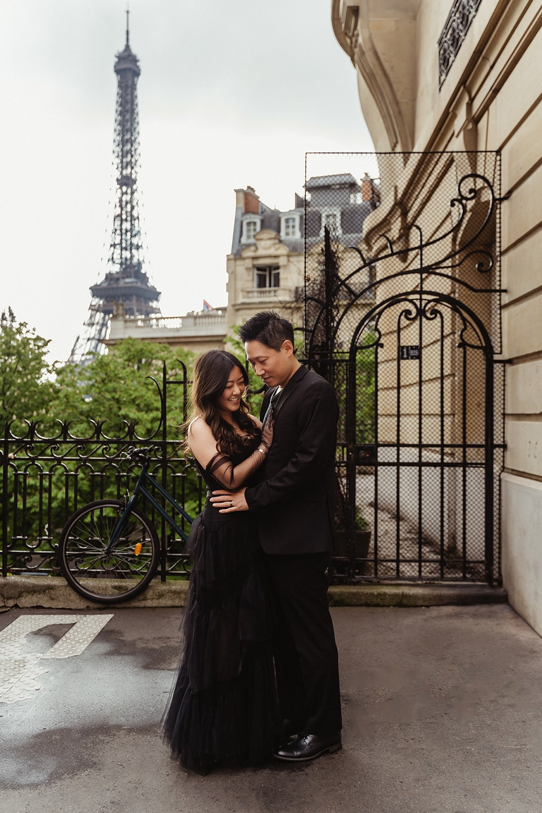 Couple shooting. Photographer in Paris Yulia Shkadina | Couples, engagement, pre-wedding, individual photo-shoots in Paris at the best locations