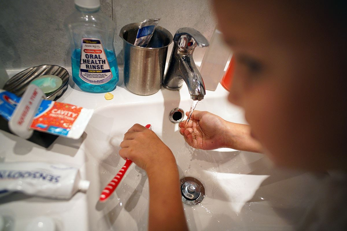 10 years ago Today — First day of school (Sophie and Eva) — Sony A7R II + Ultron 21mm f1.8 (Everything without autofocus). Emin Kuliyev — Award-Winning Wedding Photojournalist NYC & USA | Best Wedding Photographer Known for Candid, Timeless Moments