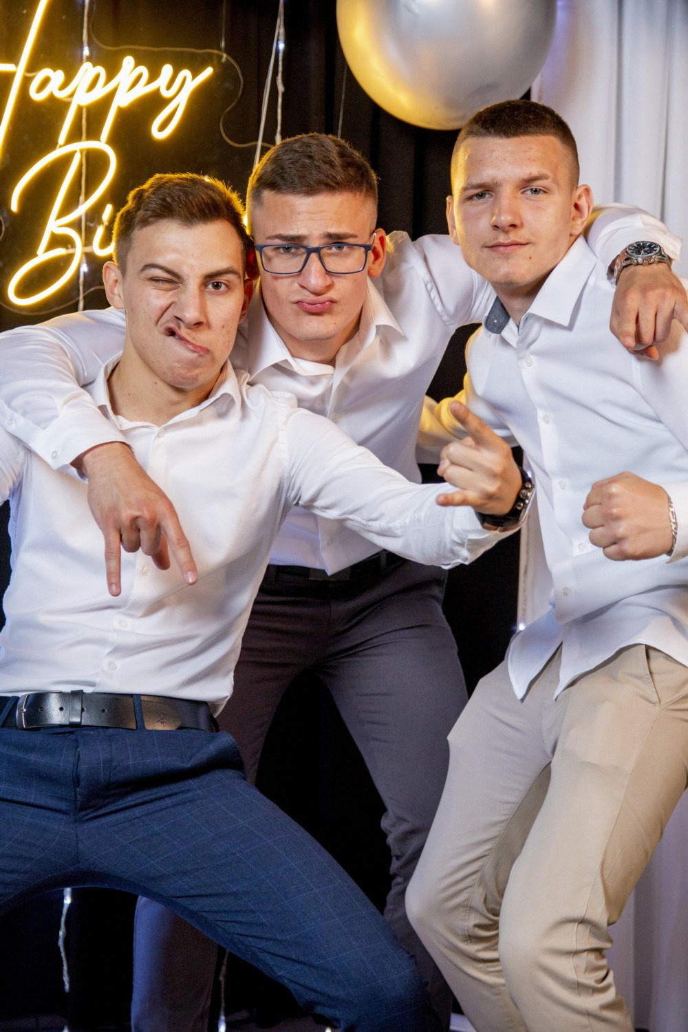 FOTOGRAFISANJE PUNOLETSTVA. Fotografi iz Backog Petrovca David i Andrea Stojanovic