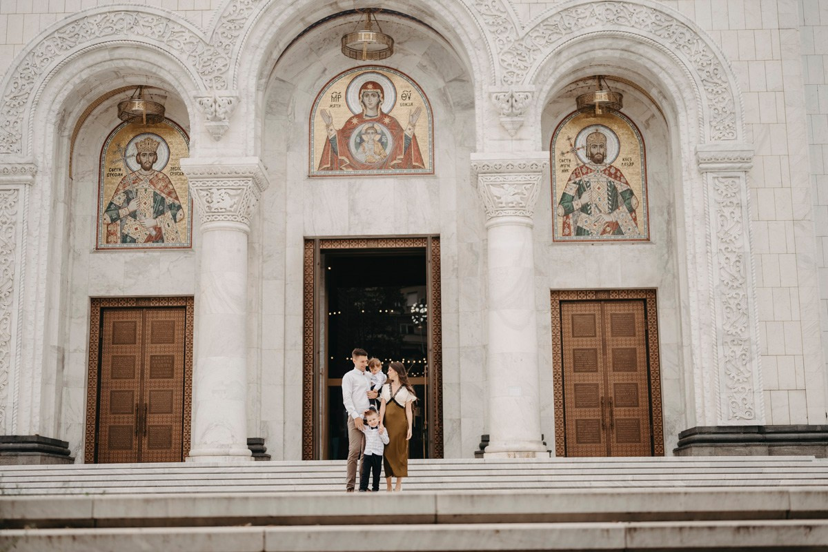 Filipovo krstenje / Hram svetog Save. Deciji i porodicni fotograf u Beogradu Oksana Skendzic