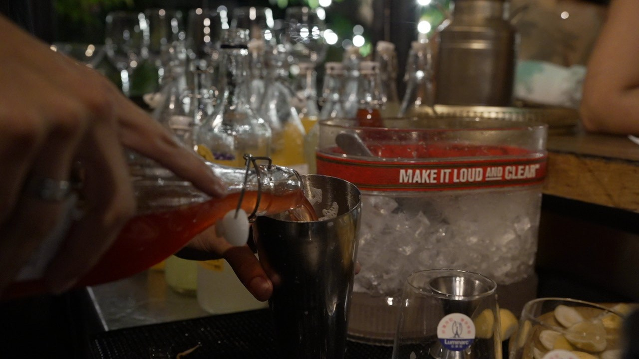 VIA / BASICO. Wedding and events photographers Studio Shalom