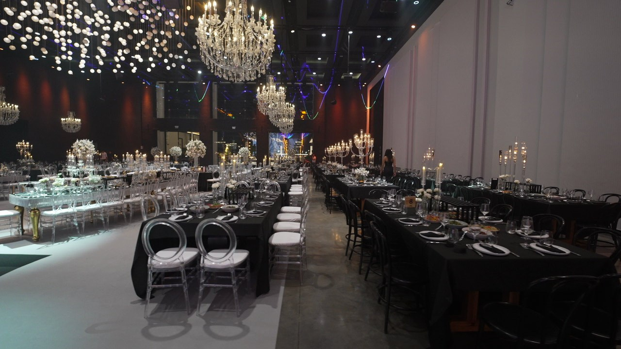 VIA / BASICO. Wedding and events photographers Studio Shalom