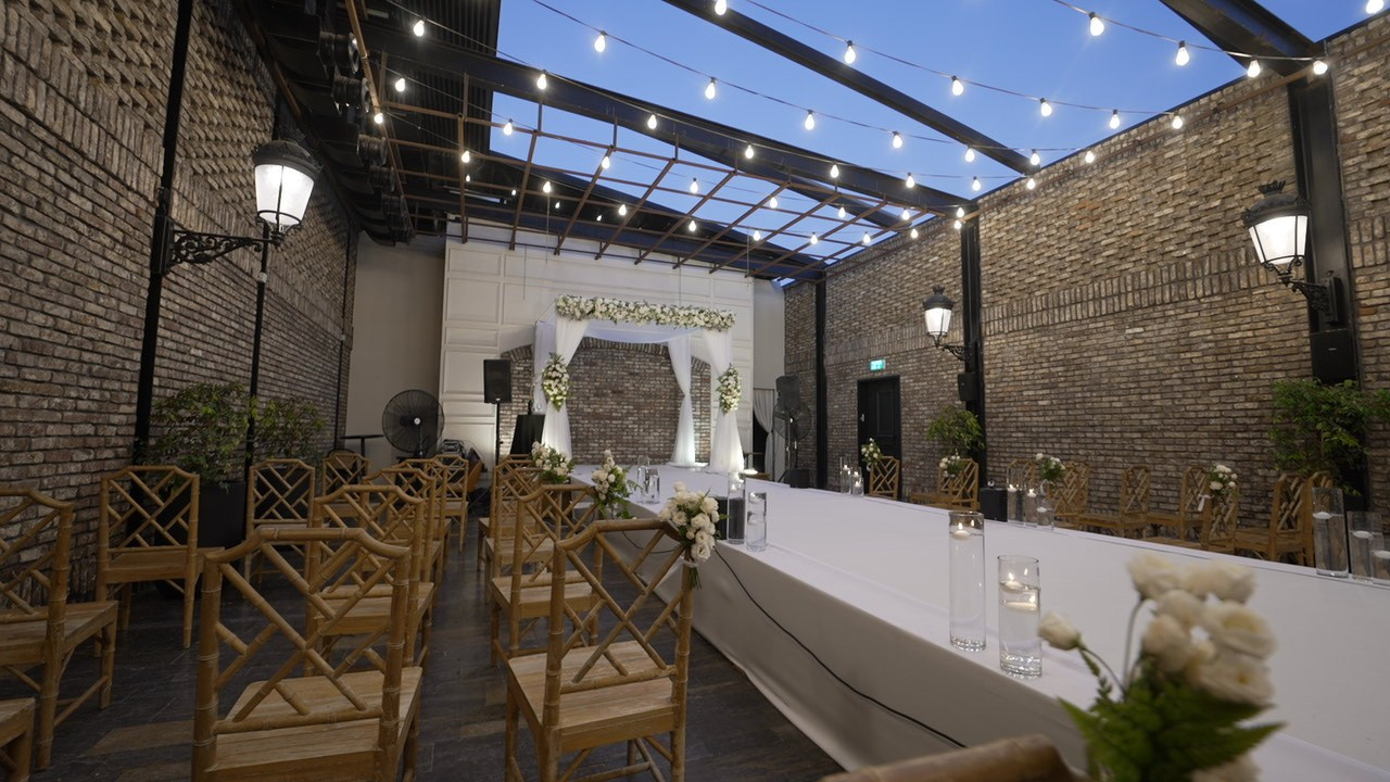 VIA / BASICO. Wedding and events photographers Studio Shalom