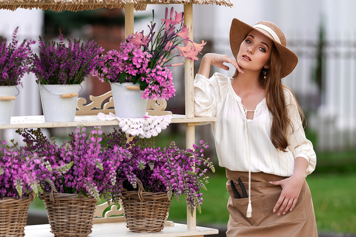 девушка в цветах