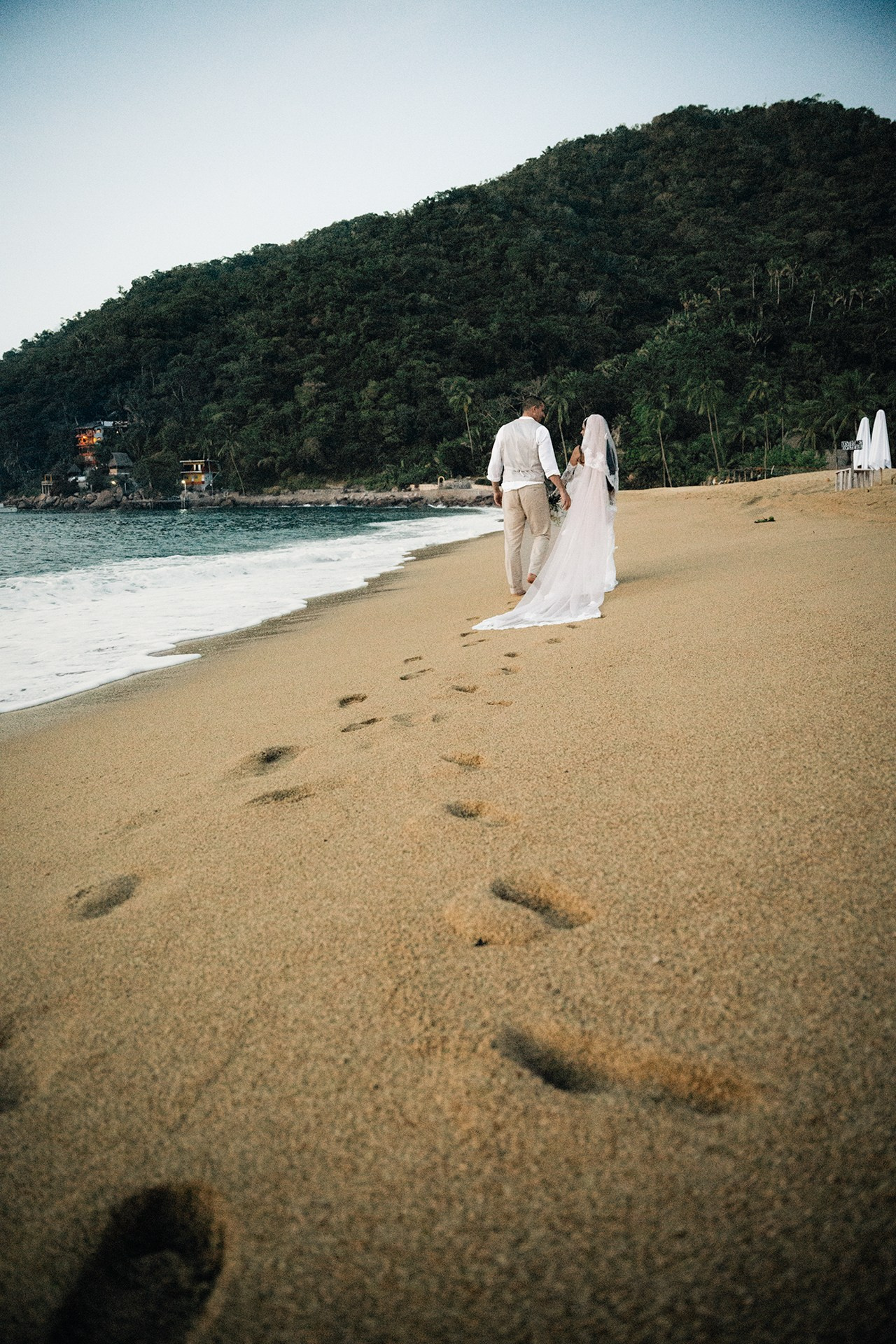 Marlene & Issac. Elopement & Lifestyle Wedding Photographer