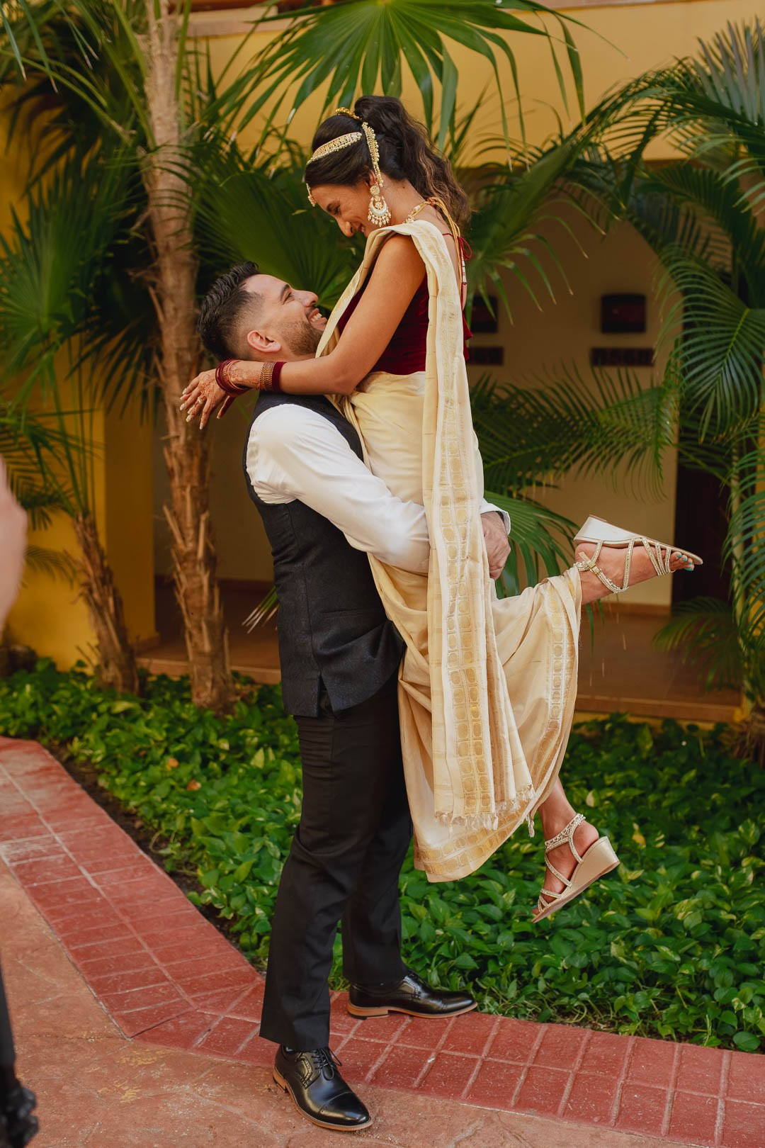 Sneha & Jon — Hindu & Christian Wedding — Barcelo Palace. Destination wedding photographer based in Cancun and Riviera Maya with service worldwide