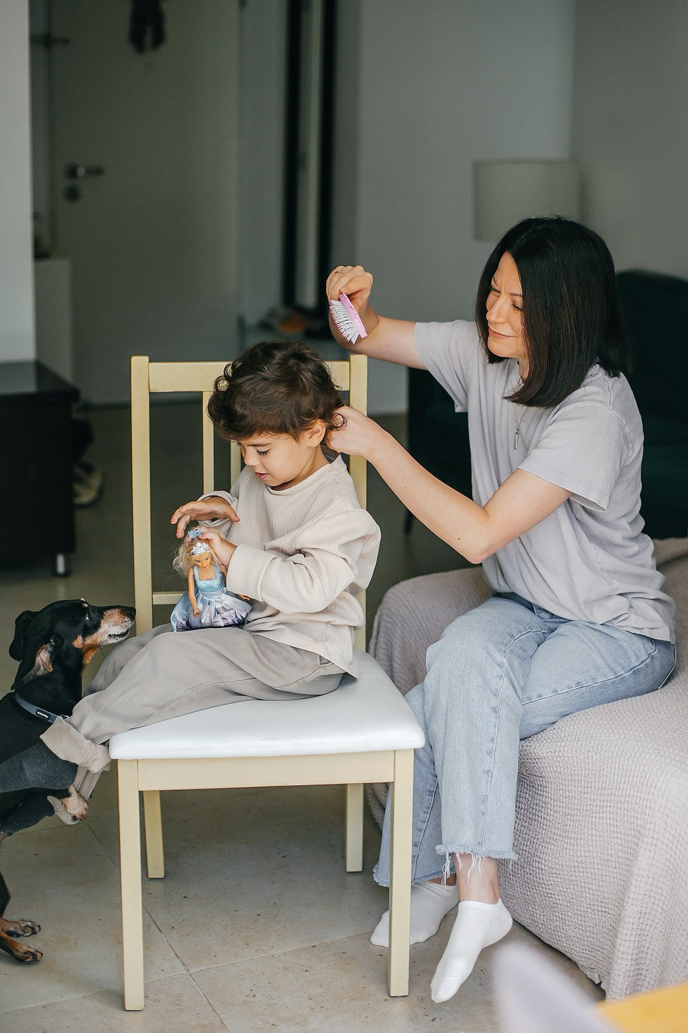 Mom&daughter at home. Family photographer in Israel