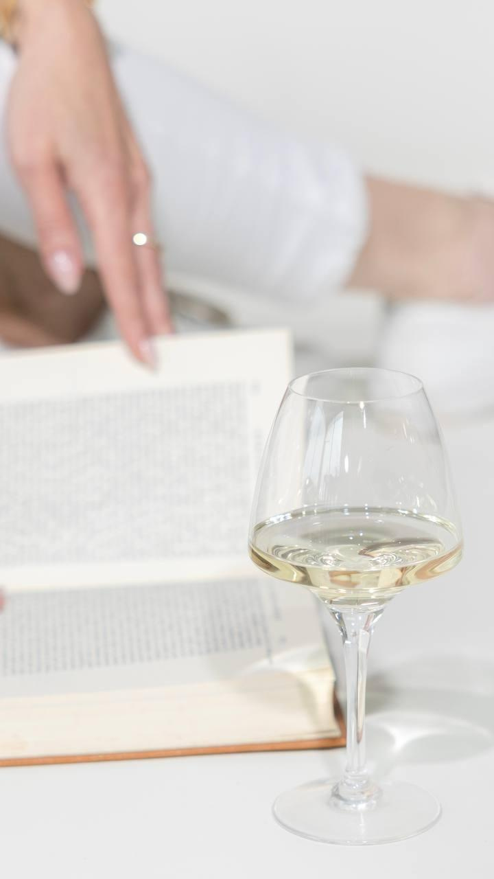 Individual photo portrait for Daniel in Toulouse city centre. Eugénie Smirnova — Wedding & Elopement Photographer in Southwest France