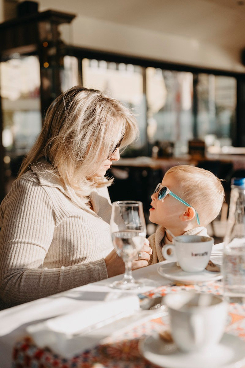 Zlata, Nemanja i Aleksej — porodicno fotografisanje napolju. Deciji i porodicni fotograf u Beogradu Oksana Skendzic
