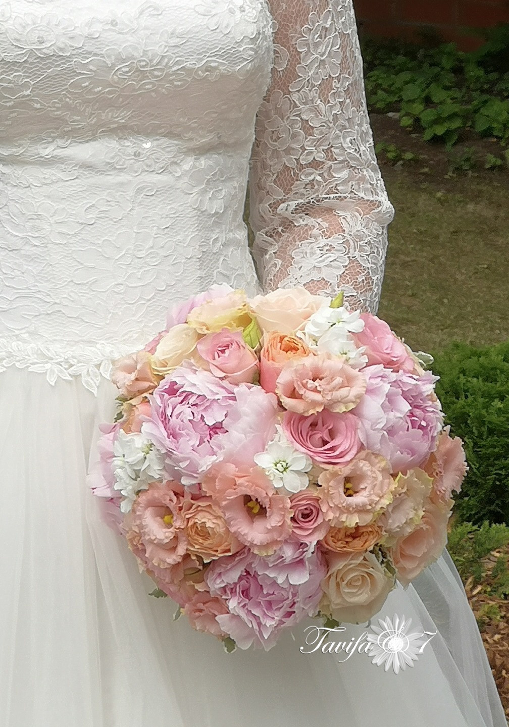 Līgavas pušķi pudera, persiku toņos. Event design, decoration, floristry, gift, Irina Novika, Riga, Latvia