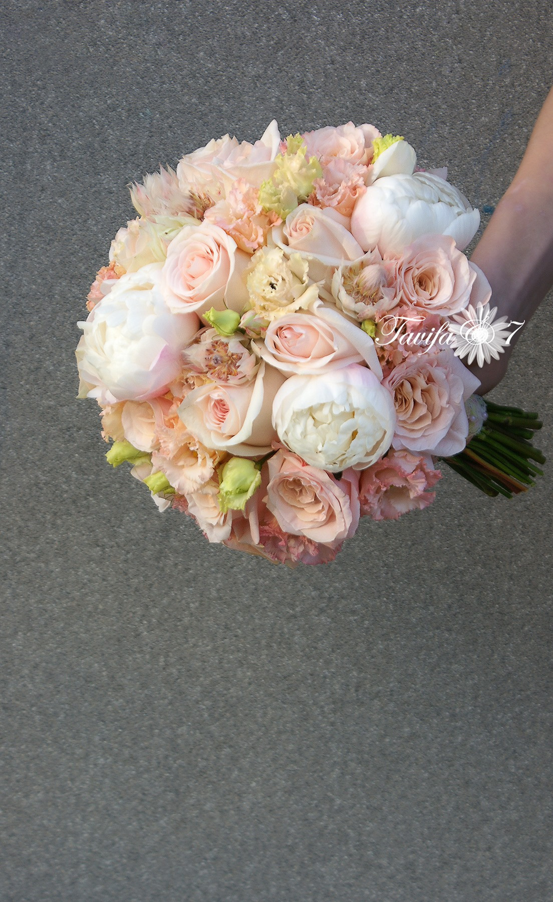 Līgavas pušķi pudera, persiku toņos. Event design, decoration, floristry, gift, Irina Novika, Riga, Latvia