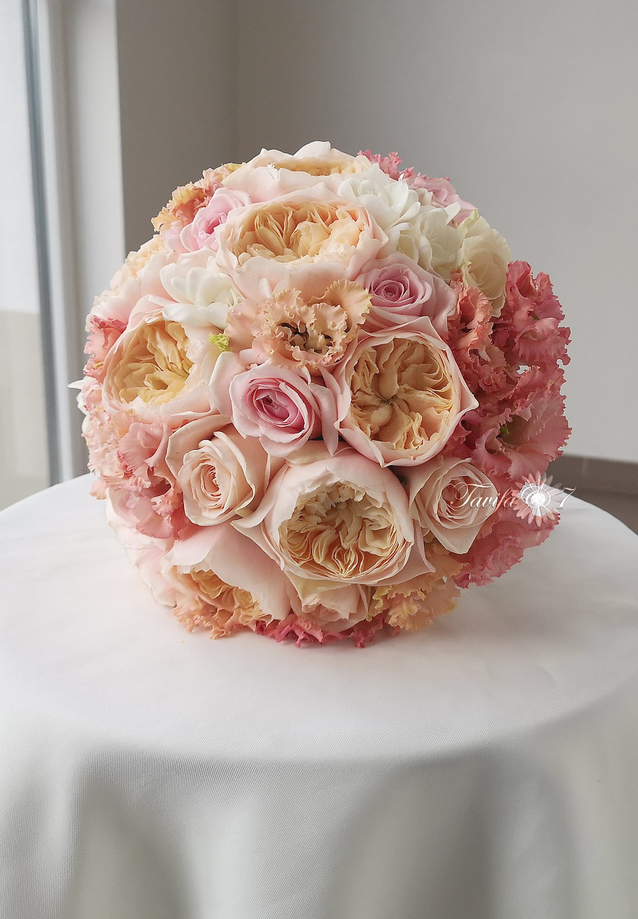 Līgavas pušķi pudera, persiku toņos. Event design, decoration, floristry, gift, Irina Novika, Riga, Latvia